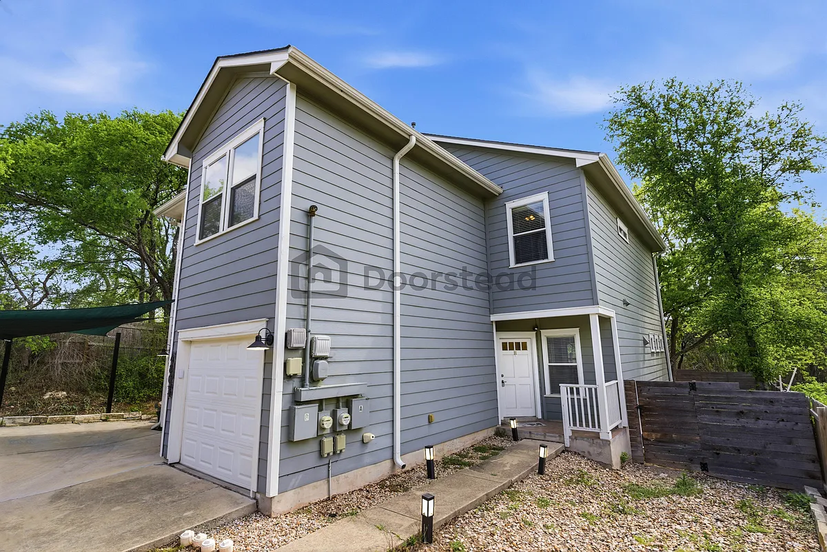 Building Photo - 4803 Pecan Springs Rd #B