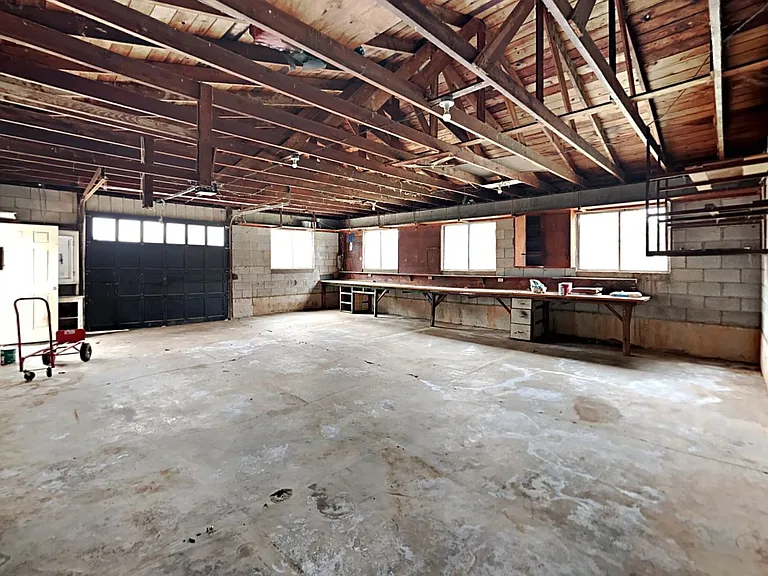 1409 E Covell Rd — Photo 18