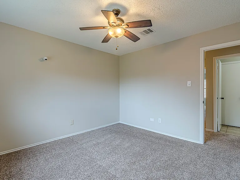 11907 Altamonte Oaks — Photo 32