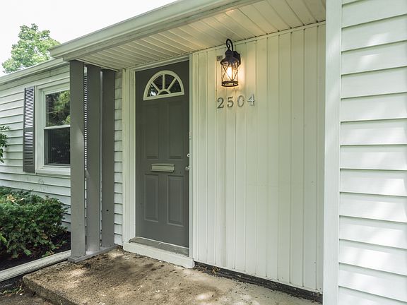 2nd image of 2504 Ash Ln