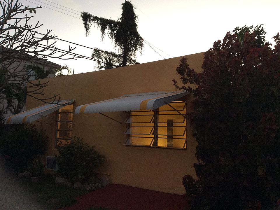 Front view to duplex.