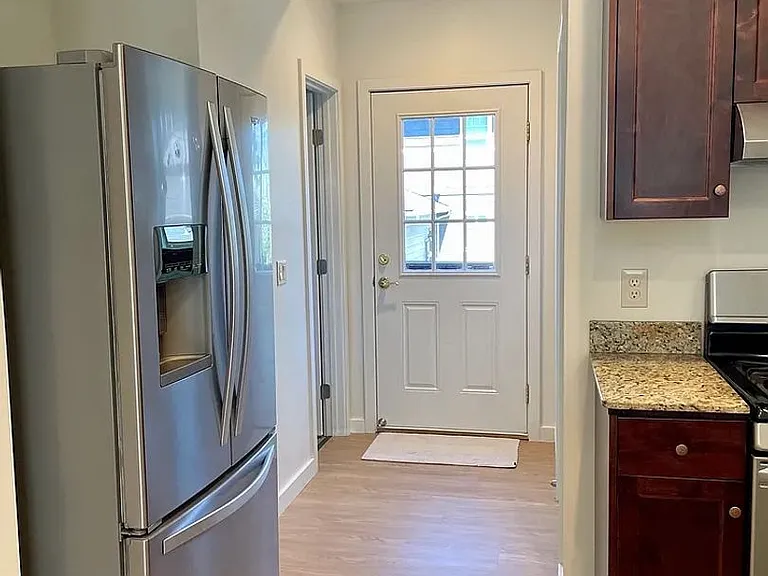 907 Bellview Ave — Photo 3