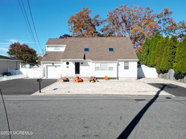 1008 Anchor Avenue, Beachwood, NJ 08722