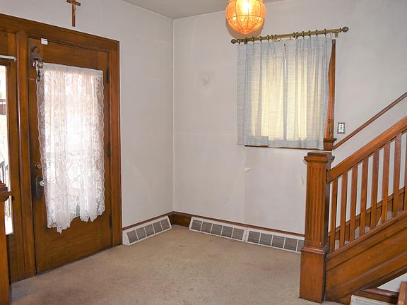 5th image of 916 Covington Ave