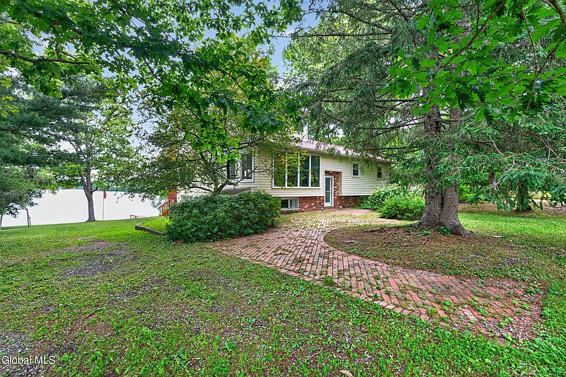 2nd image of 43 Lakeview Drive