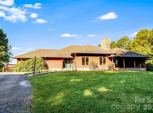 1087 Brigadoon Dr, Clyde, NC 28721
