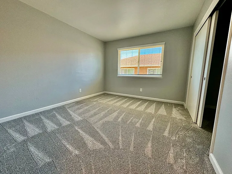665 Kirkland Dr — Photo 11
