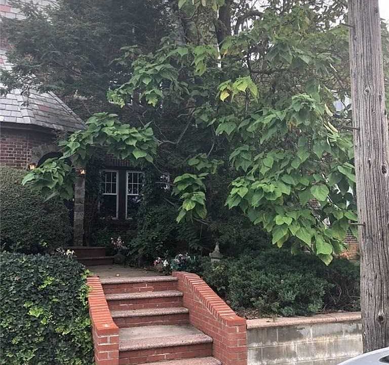 1st image of 28-29 202nd St
