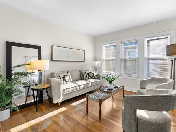 7341 Main St, Kansas City, MO 64114