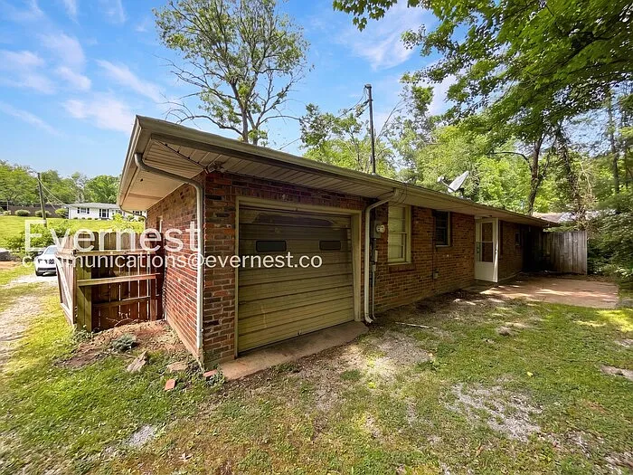 4908 Briarwood Dr — Photo 16