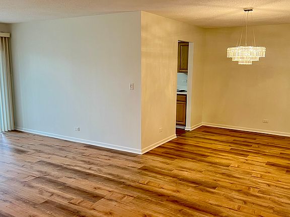 3rd image of 36 W Fern Ct Unit 117B