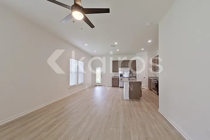 4 bed, 2.0 bath, 1653 sqft, $2,025 — Photo 2
