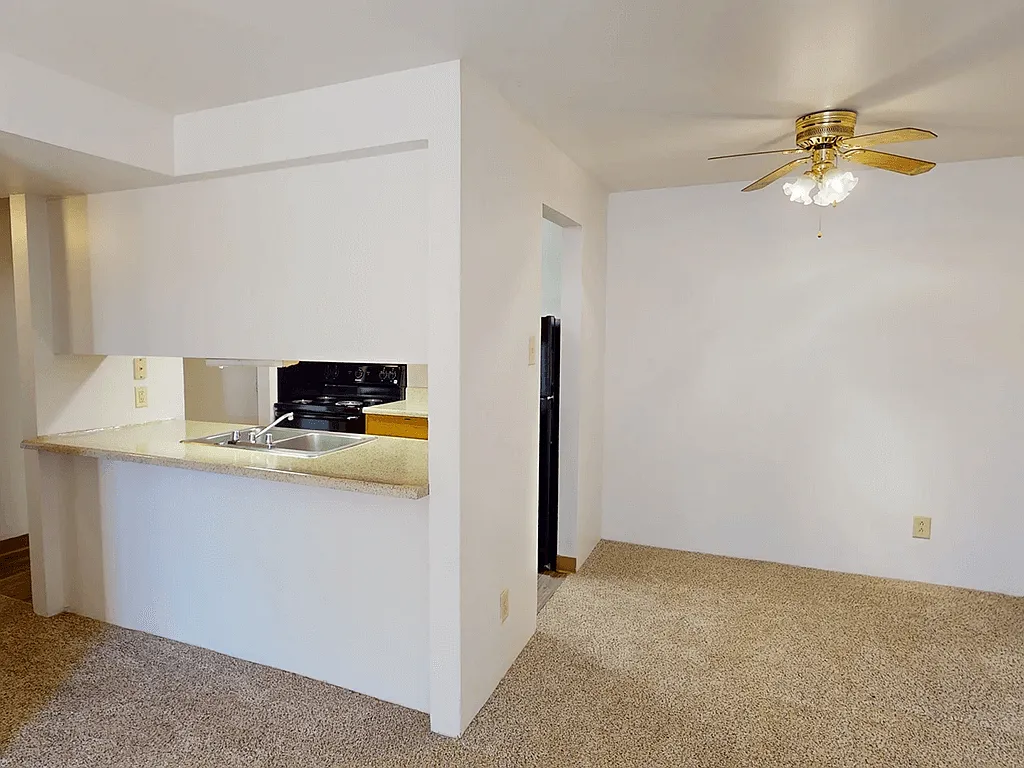 Woodhollow Apartments — Photo 2