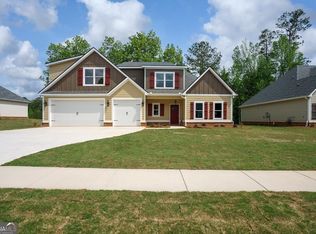 623 Whispering Pines Dr, Macon, GA 31211