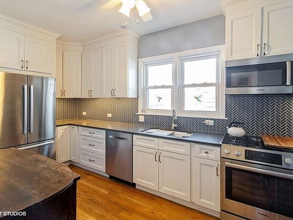 4th image of 2528 N Keeler Ave