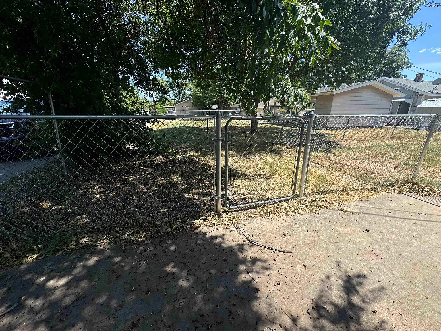 1 bed, 1.0 bath, 880 sqft, $800 — Photo 3