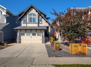 204 S Paint Horse Dr, Cochrane, AB T4C0X1