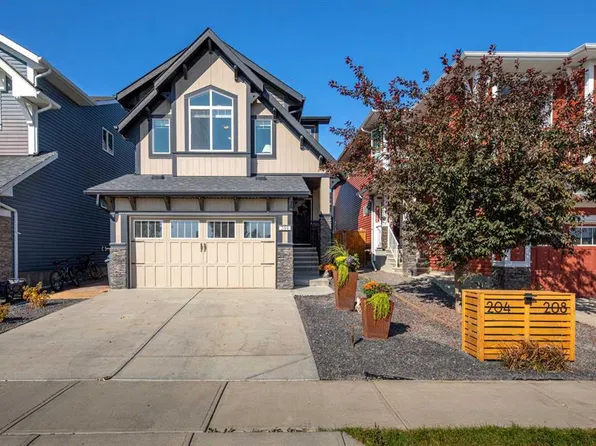 204 S Paint Horse Dr, Cochrane, AB T4C 0X1