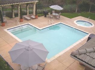 2146 Bedford St, Santa Rosa, CA 95404