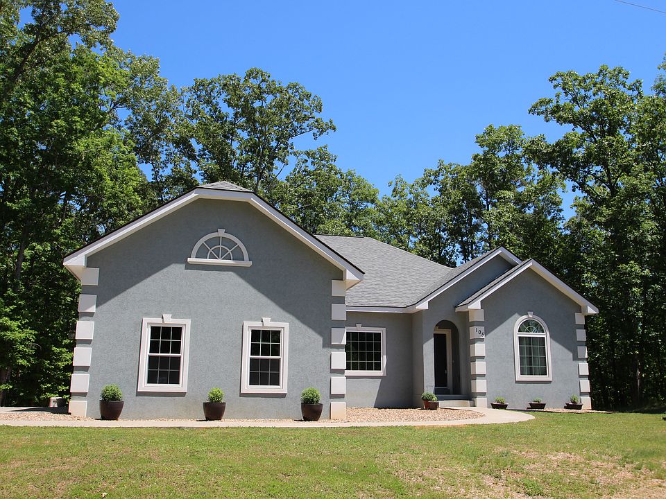 1st image of 105 Cherry Hill Dr