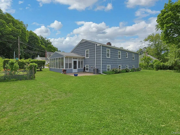 24 Grover Ave — Photo 27