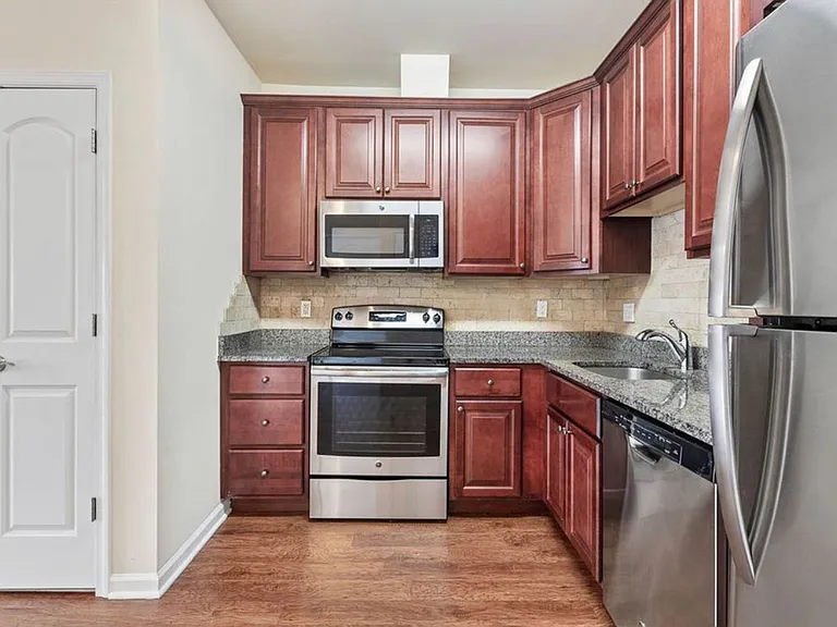 5609 Jefferson St — Photo 7