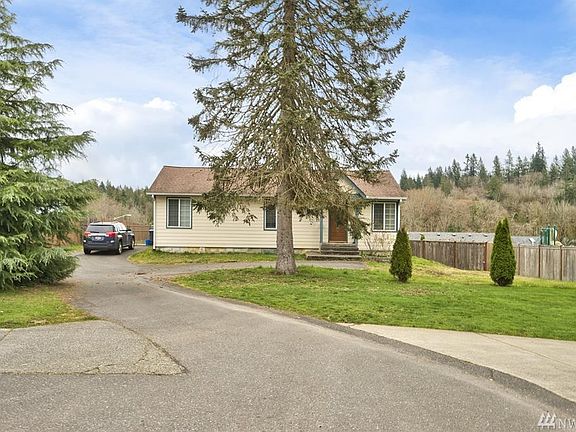 3rd image of 270 Fox Glove Ct