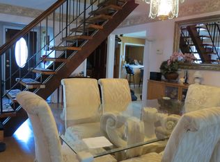 52 Wedgewood Dr, Coram, NY 11727