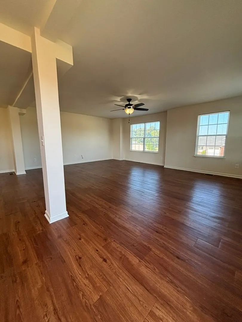 160 Vineland Parkway — Photo 3