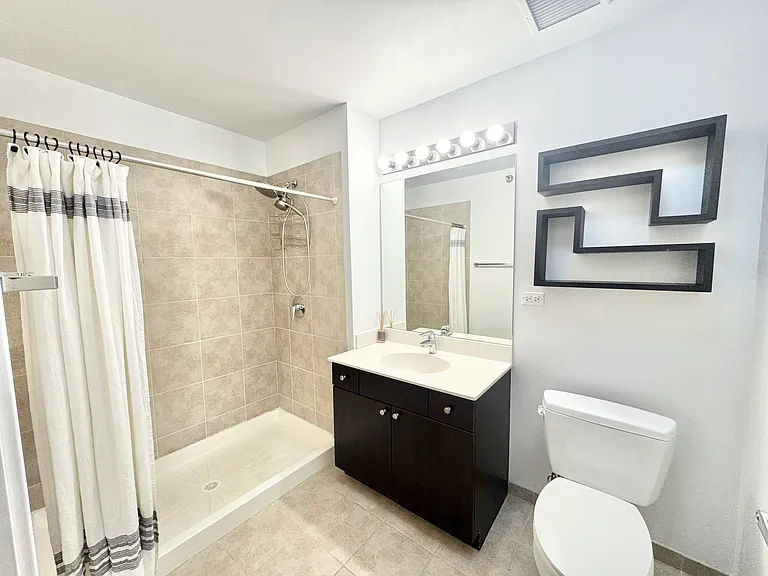 235 W Van Buren St #1616 — Photo 8