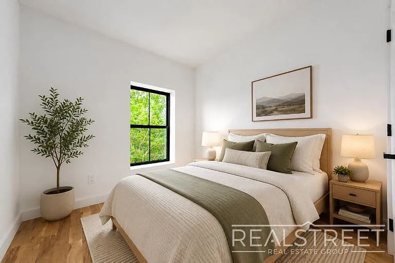 536A Monroe St #4 — Photo 3