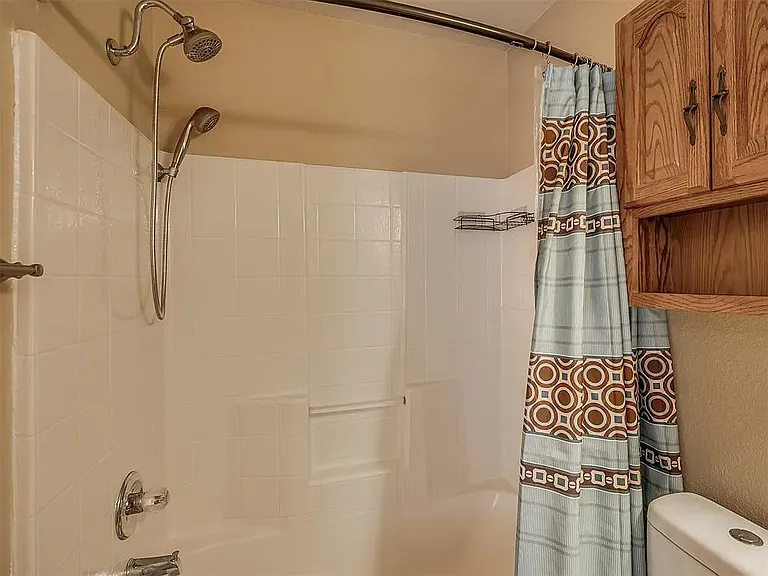 708 Peppertree Ct — Photo 7