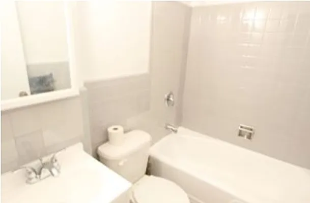 Rented by Robyn Lee, LREB | media 30