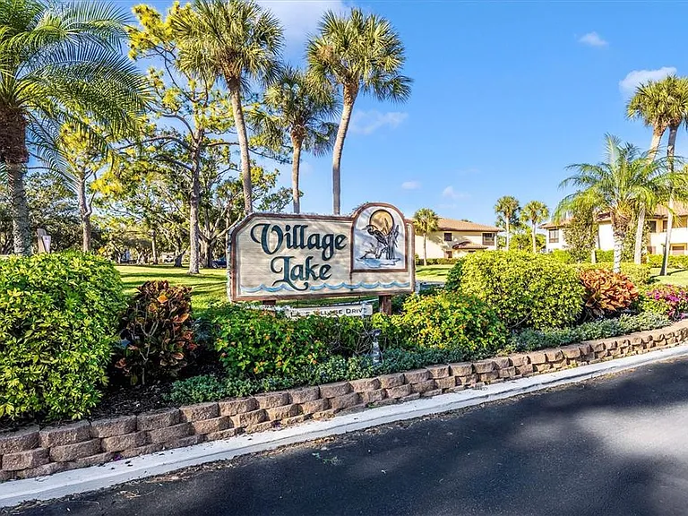 5219 Lake Village Dr #21 — Photo 49