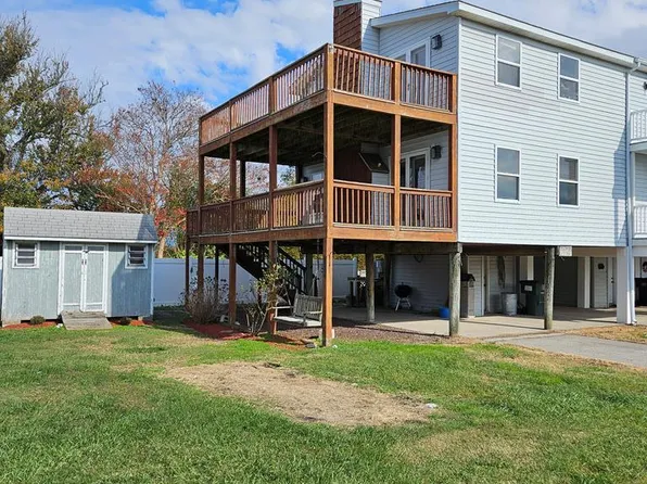 7139 Margarets Ln, Chincoteague Island, VA 23336