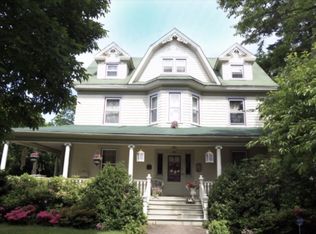 16 Roosevelt Pl, Rockville Centre, NY 11570
