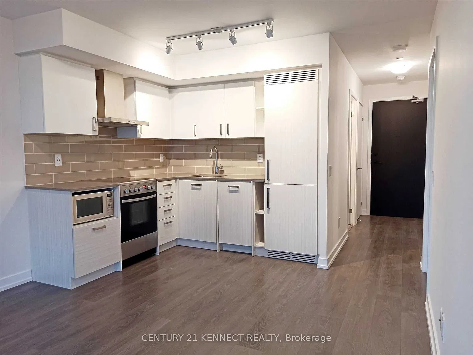 The Eglinton — Photo 4