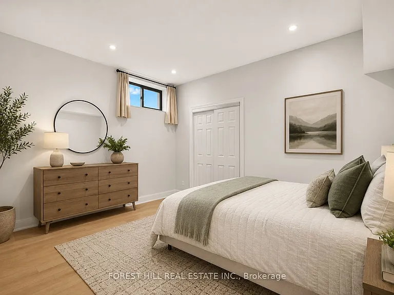 645 Coldstream Ave #BASEMENT — Photo 6