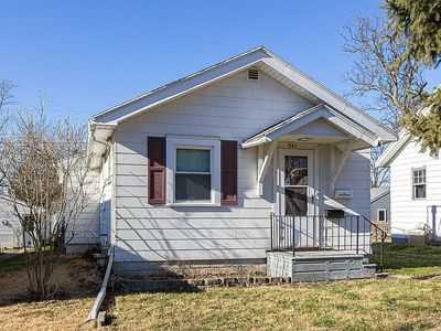 941 Center Point Rd NE, Cedar Rapids, IA, 52402