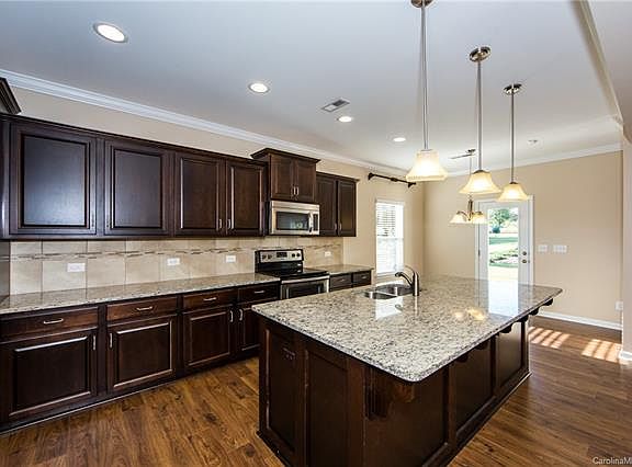 3rd image of 405 Melvista Ave #26