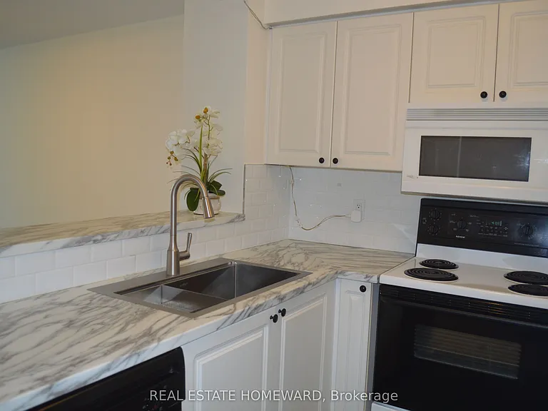 18 Pemberton Ave #1101 — Photo 2