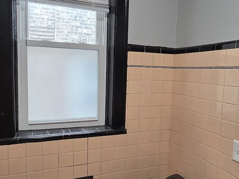Main Bathroom 2