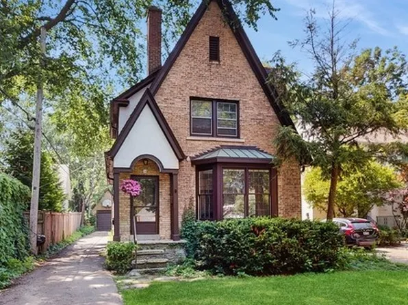 38 Brier St, Winnetka, IL 60093