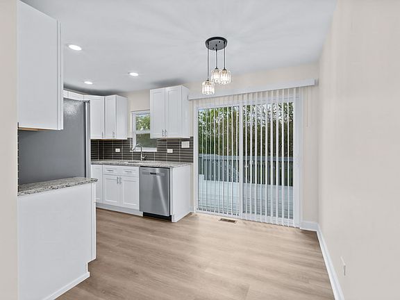 4th image of 4435 Balmoral Dr