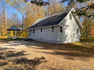 6151 Pineview Dr, Mancelona, MI 49659