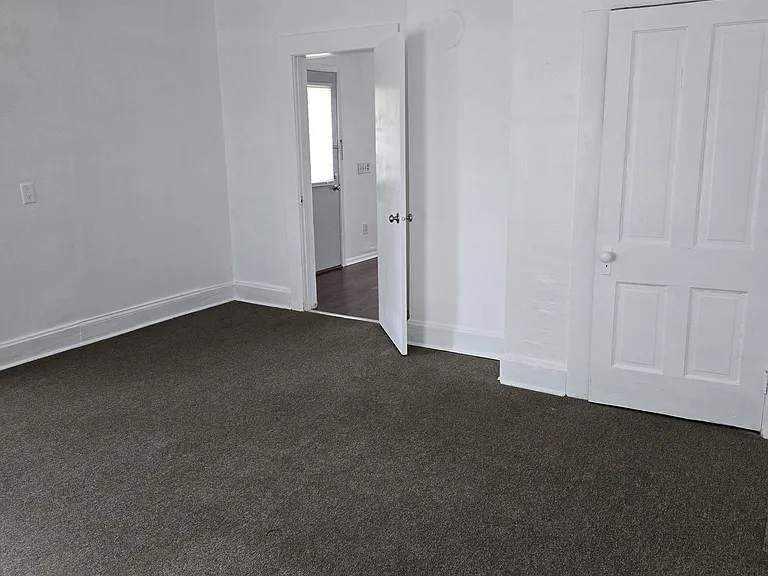 227 N Gladstone Ave — Photo 5