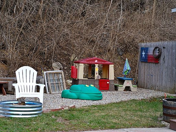 2nd image of 1513 Washington St