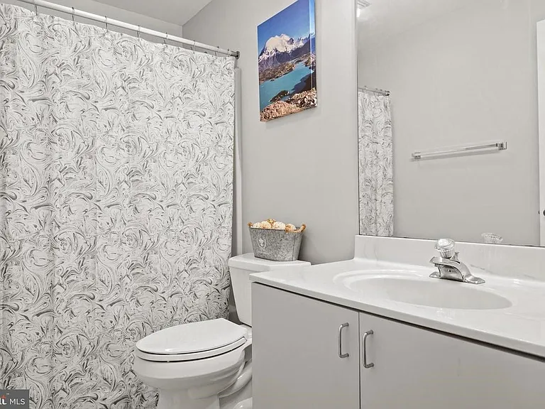 184 Crescent Dr — Photo 11