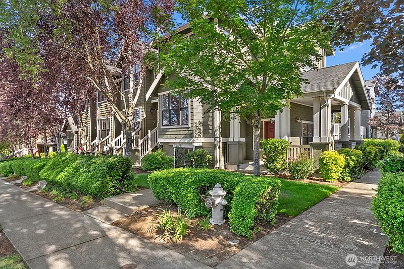 3rd image of 1867 NE Kenyon Court