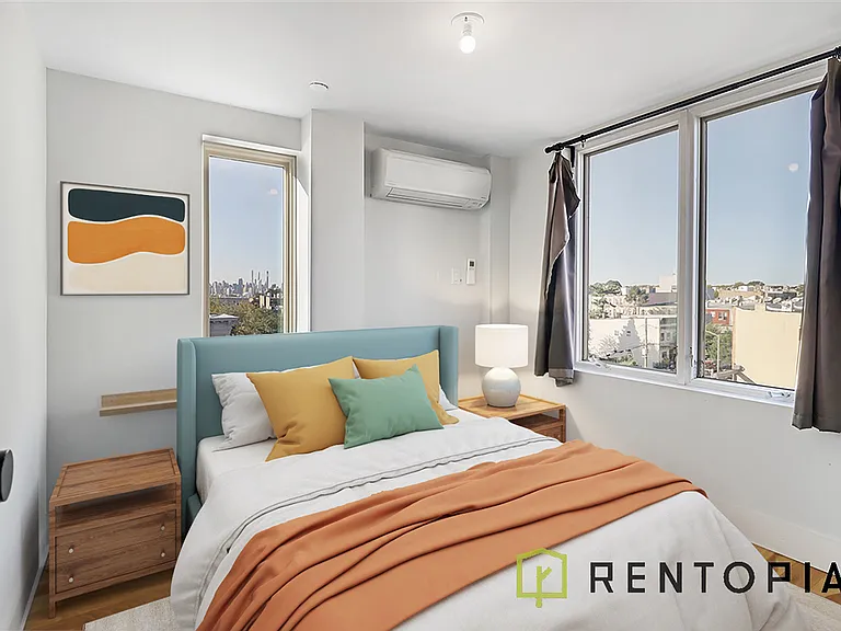 484 Seneca Ave #2C — Photo 5